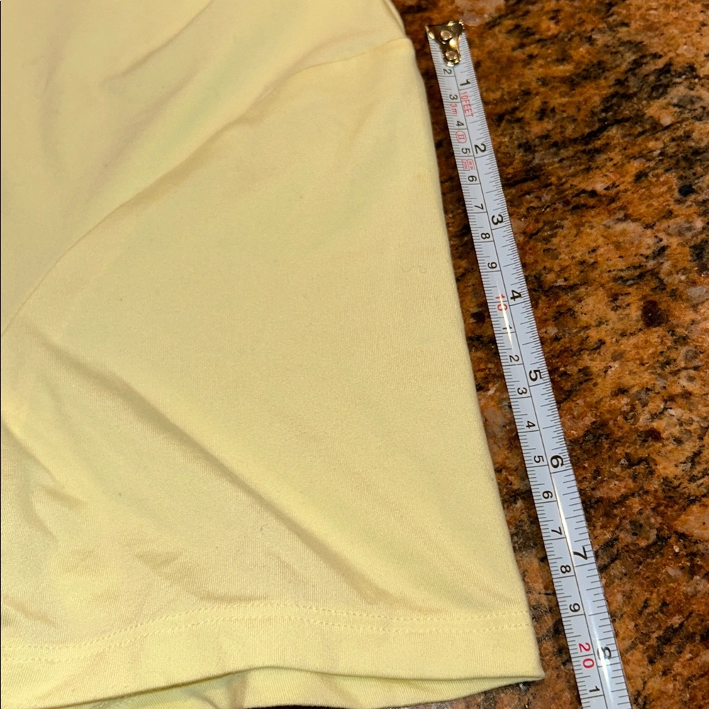 2 All In Motion Crop Tees Size Medium - Picture 6 of 8